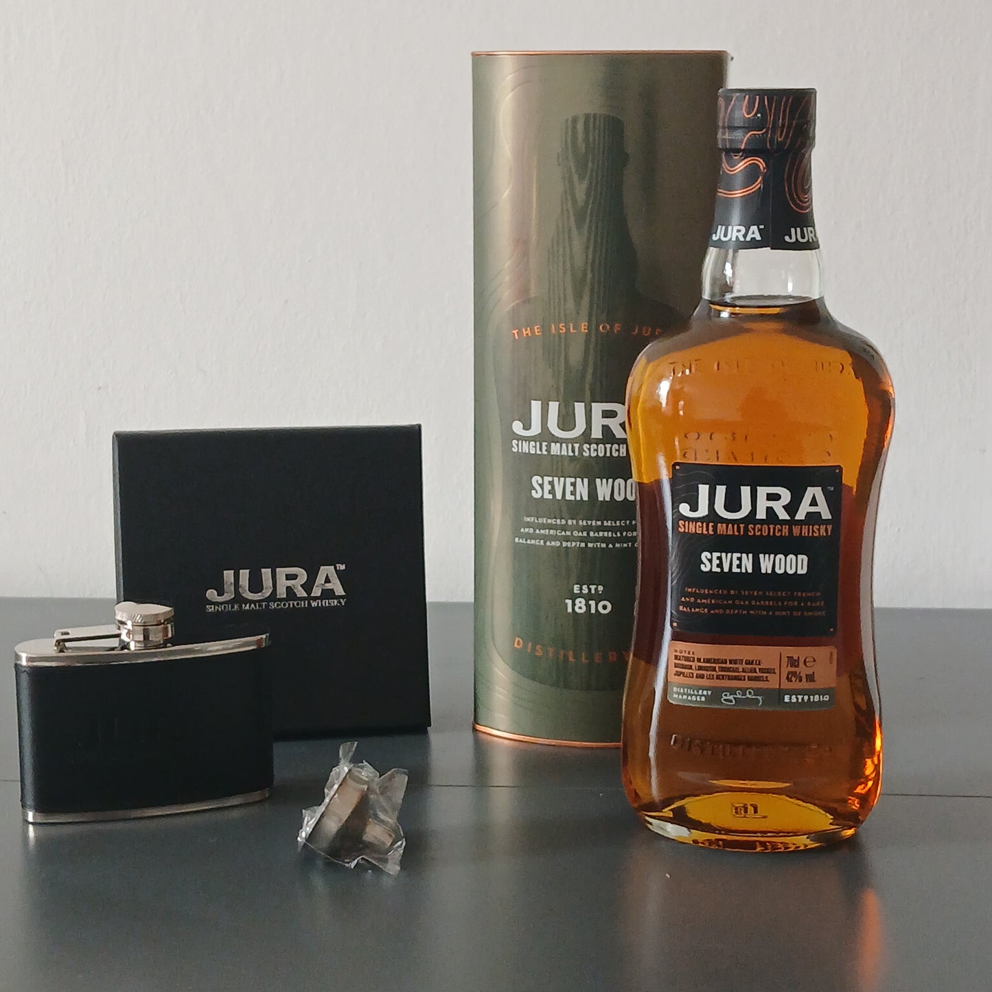 Jura Seven Wood & Jura Hip Flask